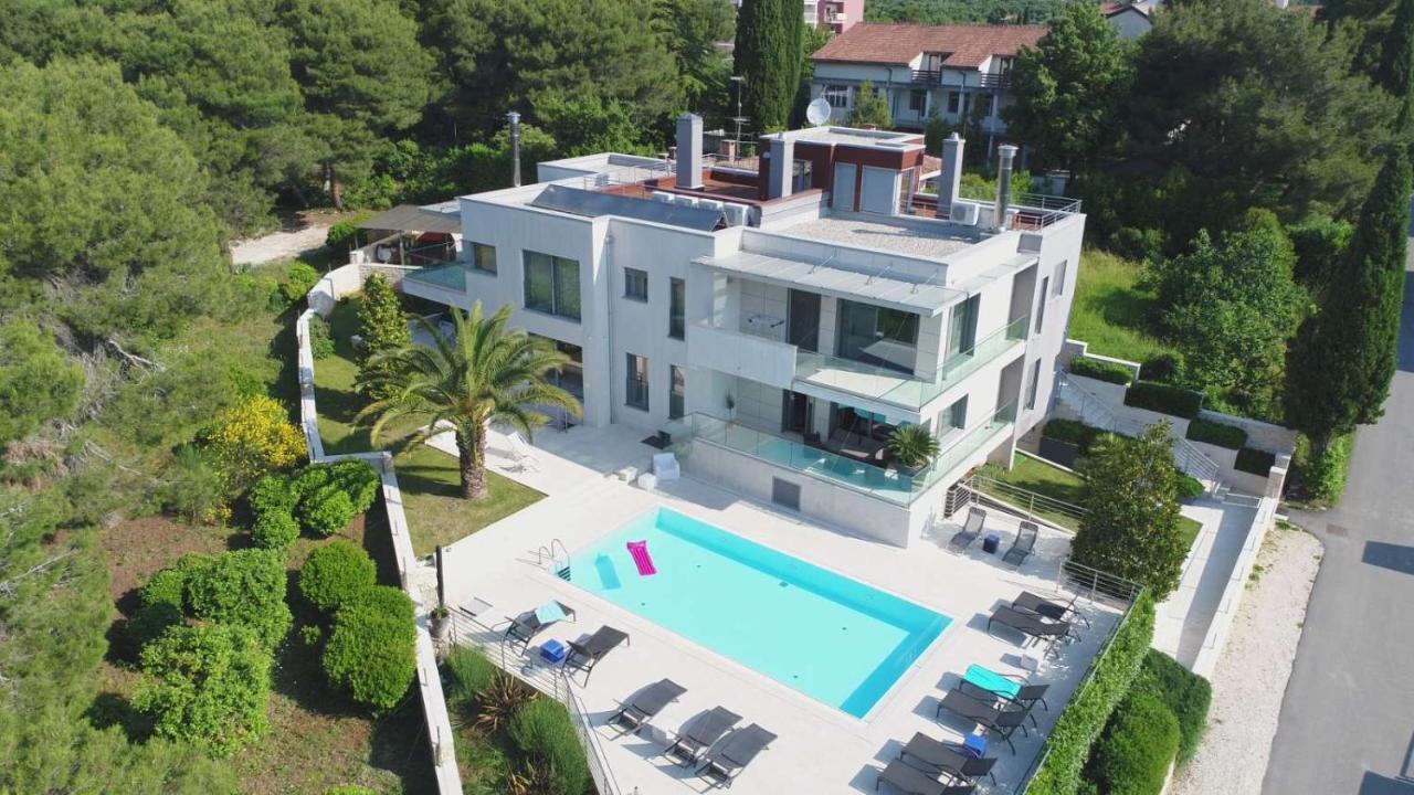 Villa Valsavia-Apartment Monsena With Pool And Spa Rovinj Zewnętrze zdjęcie